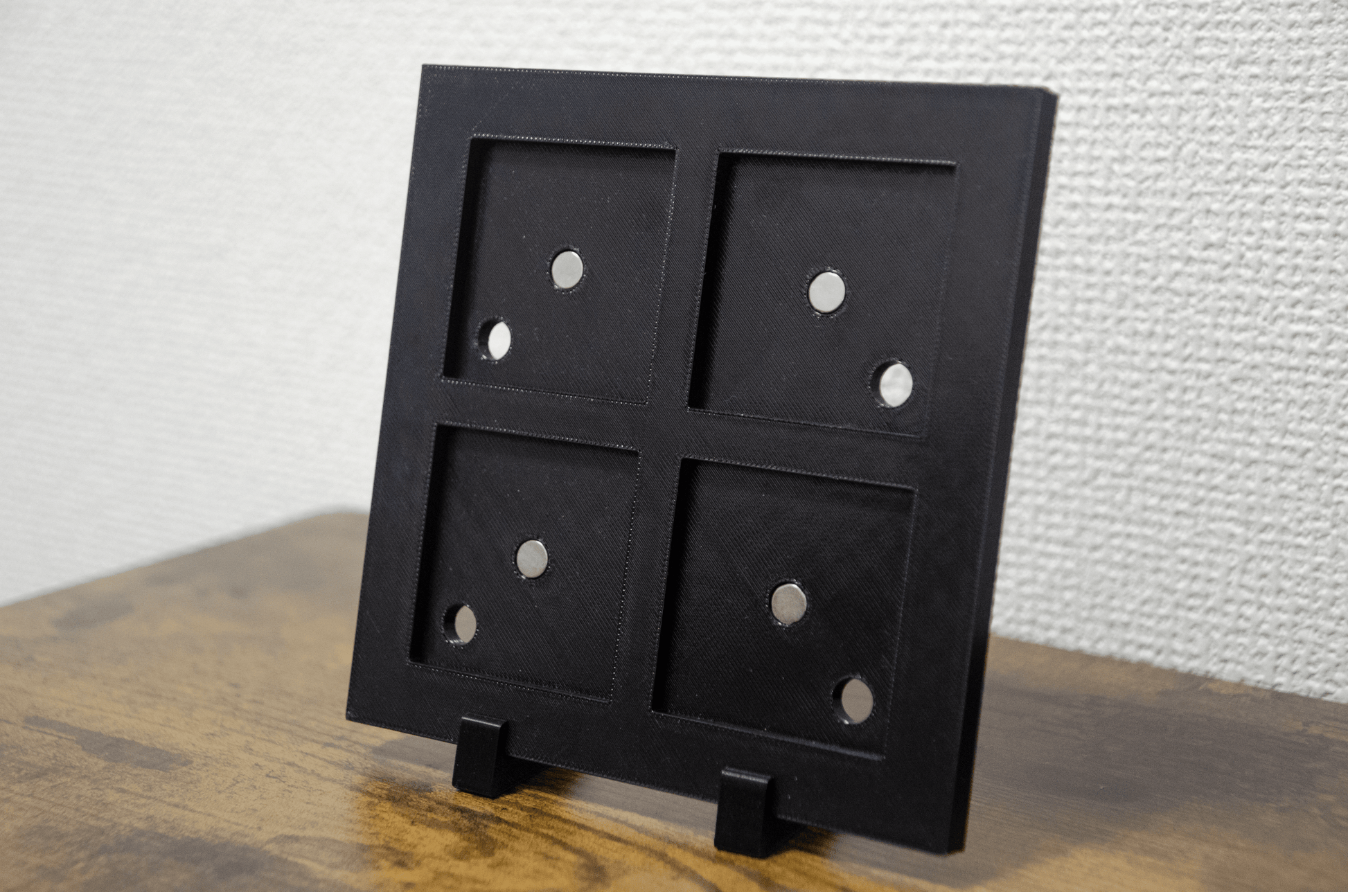 オリジナルフォトマグネット用フレーム(正方形・黒・卓上スタンド付き) - レンブランサ