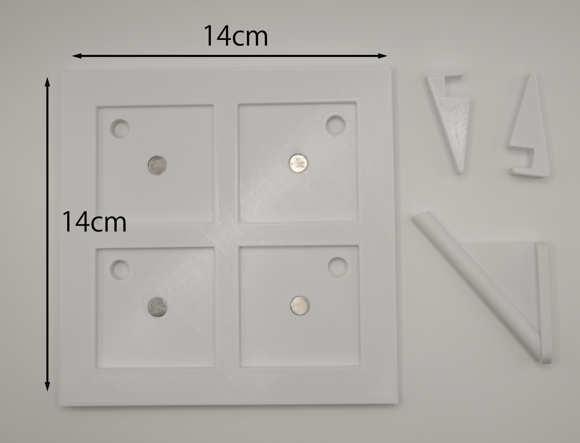 オリジナルフォトマグネット用フレーム（正方形・白・卓上スタンド付き） - レンブランサ
